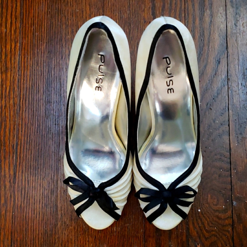 Pulse stacked heels